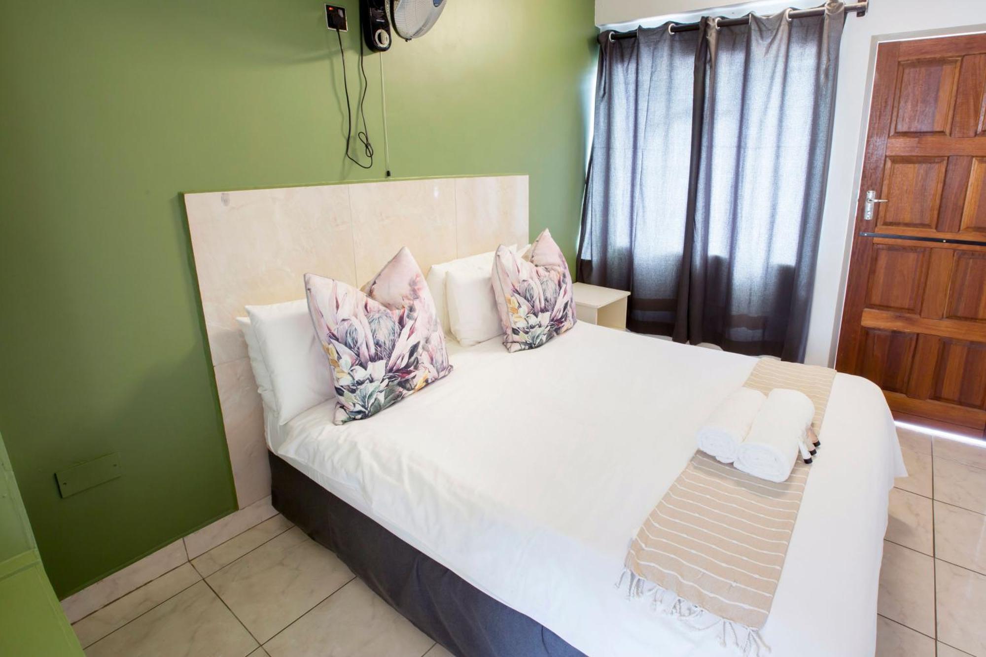 Livingstone Lodge Victoria Falls Room photo